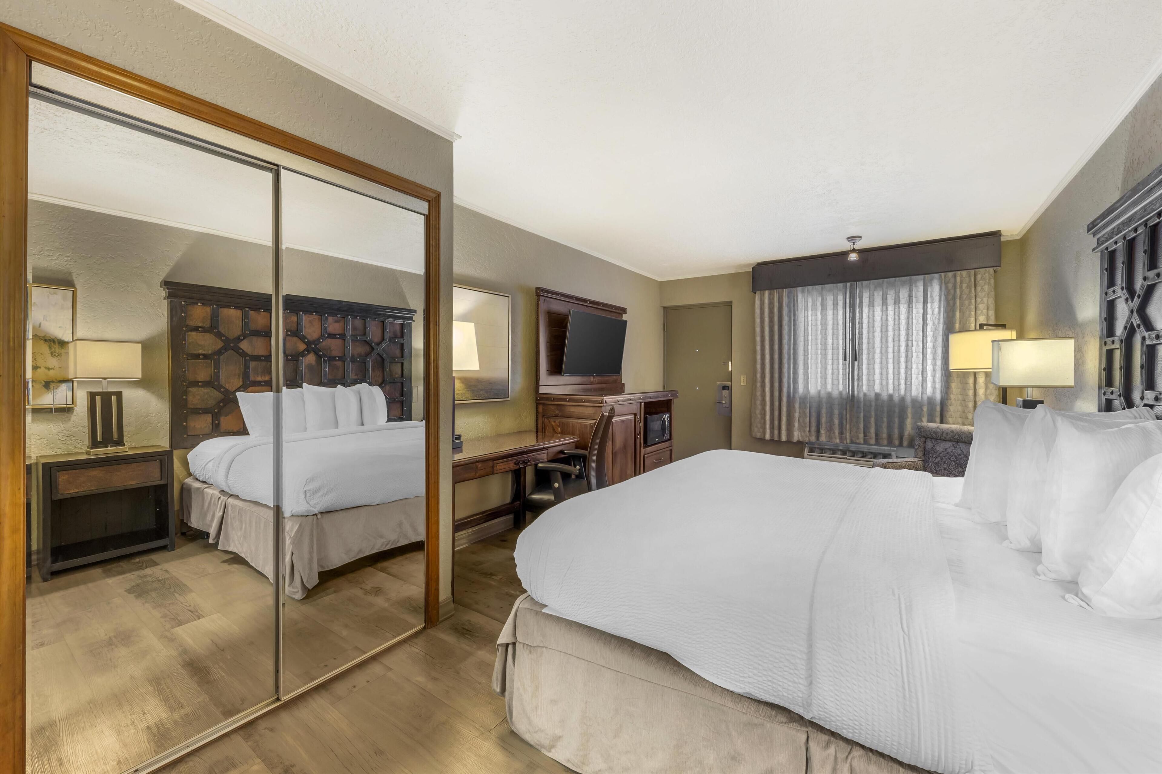 standard room, 1 king bed, accessible, non smoking | pillow-top beds, desk, iron/ironing board, cots/infant beds