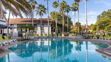4 piscinas al aire libre