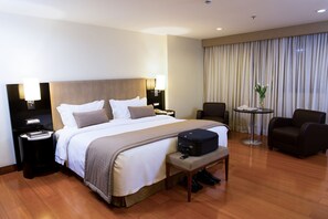 Minibar, in-room safe, desk, blackout drapes - Hotel Belas Artes SP Paulista - Managed by Accor (Sao Paulo)