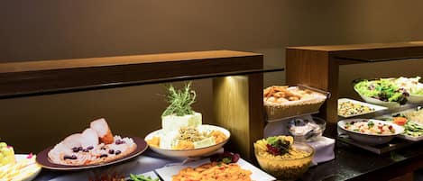 Breakfast, lunch, dinner served; international cuisine