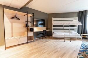 Familierom, ikke-røyk | Skrivebord, lydisolert, wi-fi (inkludert) og sengetøy