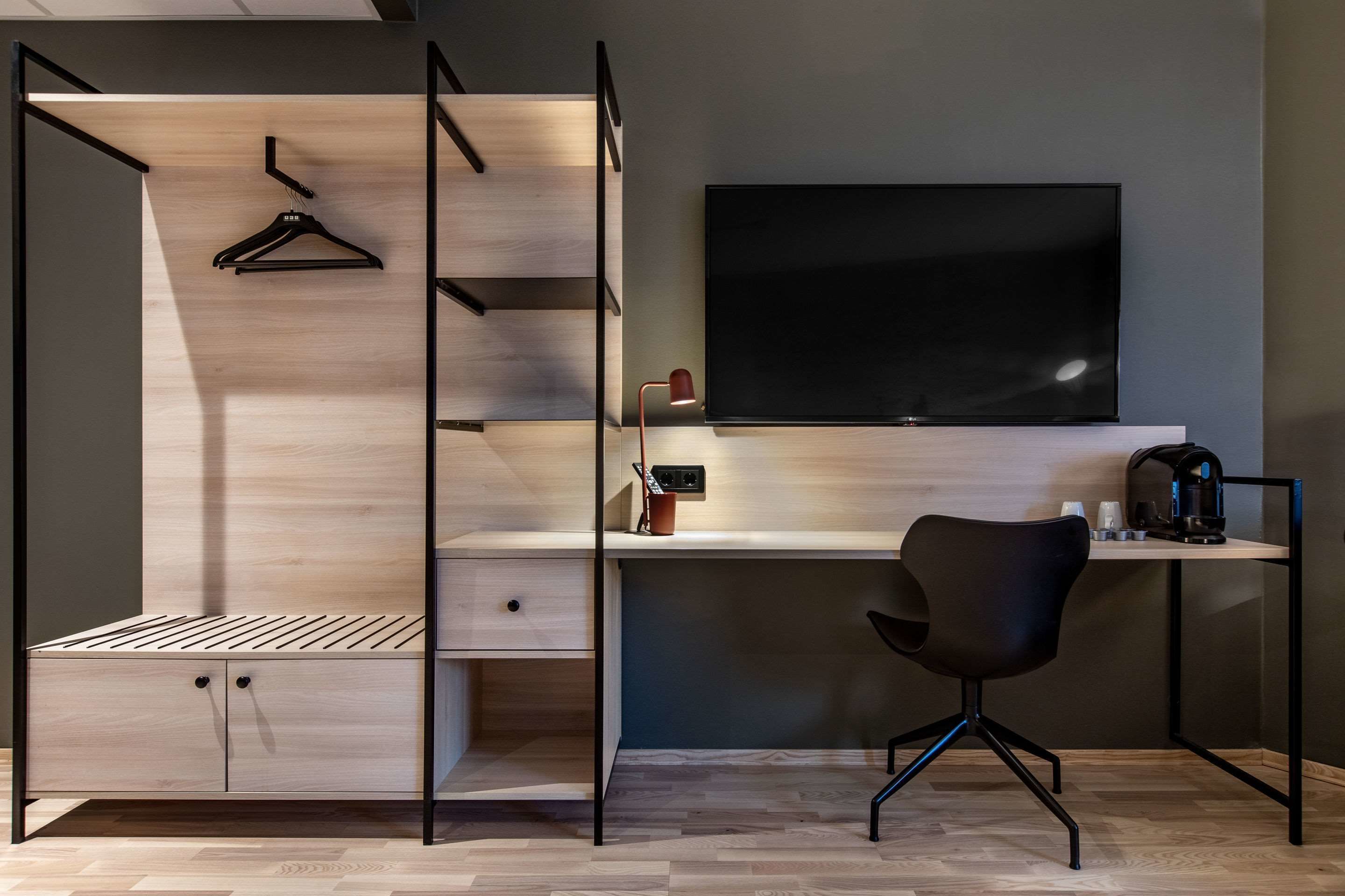 standard room, 1 double bed, non smoking | desk, soundproofing, free wifi, bed sheets