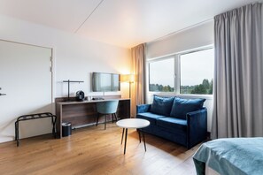 Deluxe Room, Multiple Beds, Non Smoking