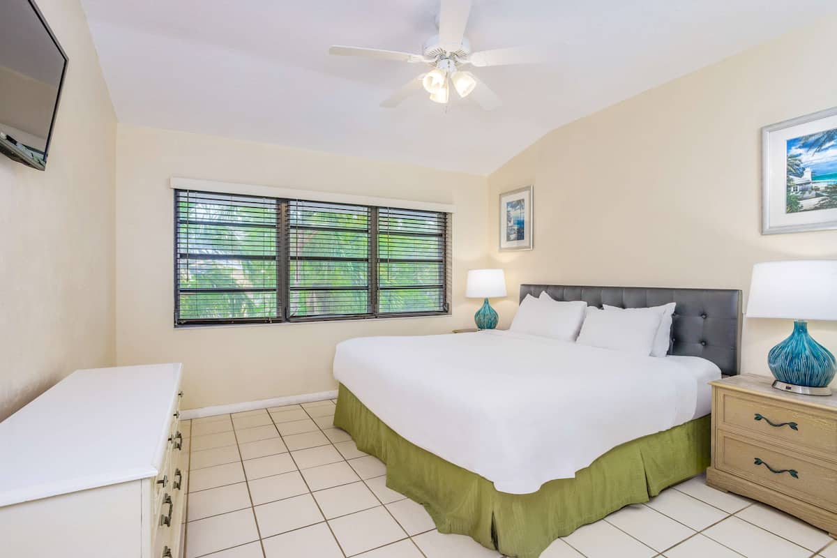 In-room safe, iron/ironing board, free WiFi, bed sheets