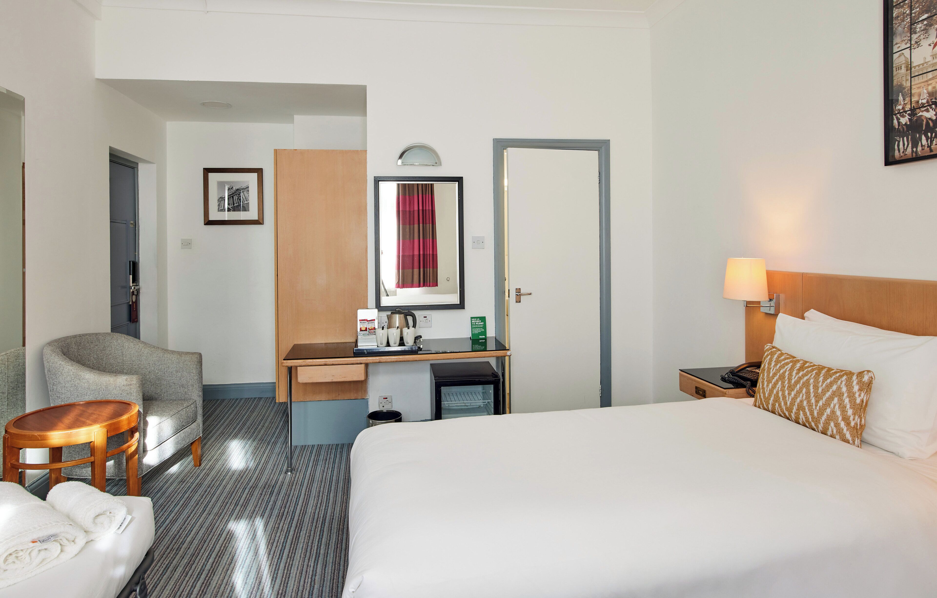 Family Room (Family) | In-room safe, desk, laptop workspace, iron/ironing board