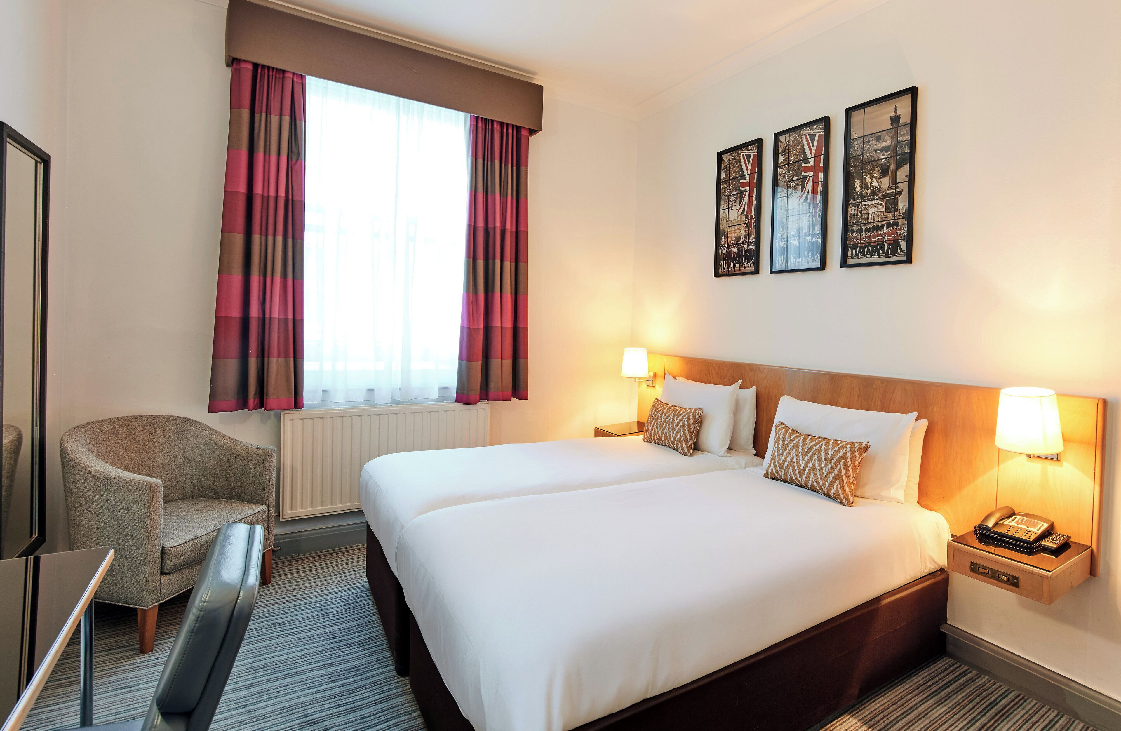 Standard Twin Room | In-room safe, desk, laptop workspace, iron/ironing board