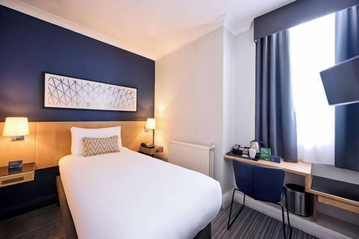 In-room safe, desk, laptop workspace, iron/ironing board