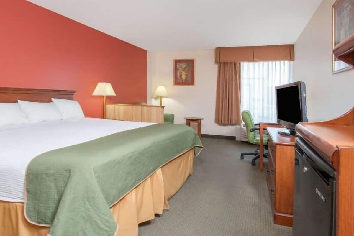 Desk, blackout curtains, iron/ironing board, free cots/infant beds