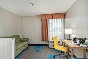 Studio, 1 King-Bett, Nichtraucher | Wohnbereich | LED-Fernseher