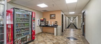 Days Inn & Suites by Wyndham Mt Pleasant