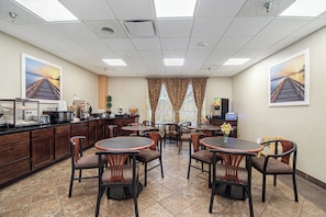 Free daily continental breakfast