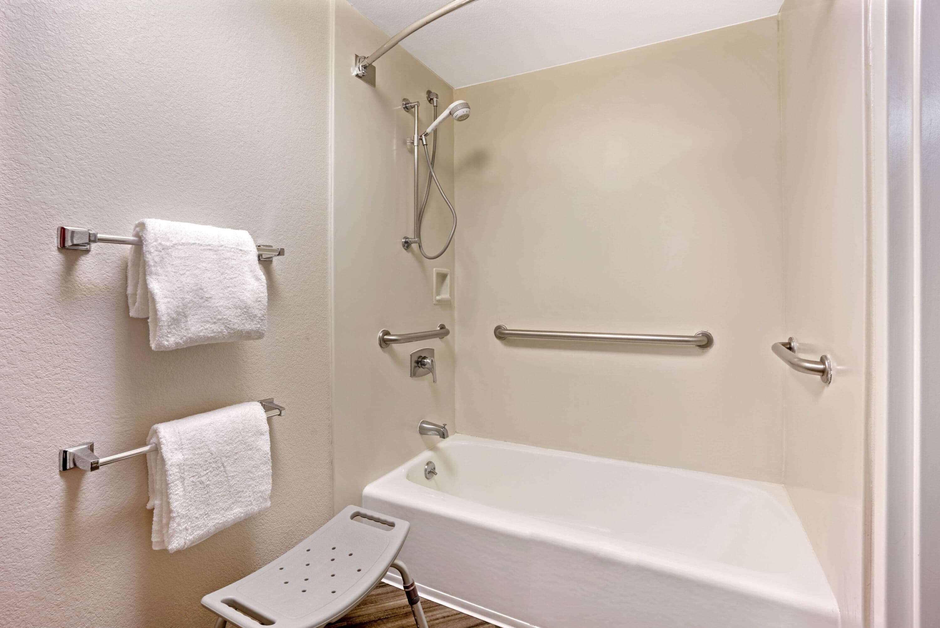 combined shower/bathtub, free toiletries, hair dryer, towels