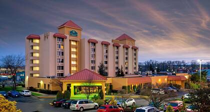 La Quinta Inn & Suites by Wyndham Tacoma - Seattle