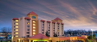 La Quinta Inn & Suites by Wyndham Tacoma - Seattle