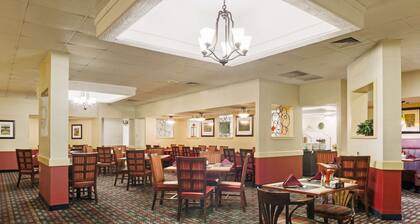 Red Lion Hotel & Conference Center Cheyenne