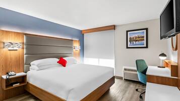 Suite Deluks, 1 Tempat Tidur King (Mini) | 1 kamar tidur, seprai premium, meja kerja, dan ruang kerja ramah laptop