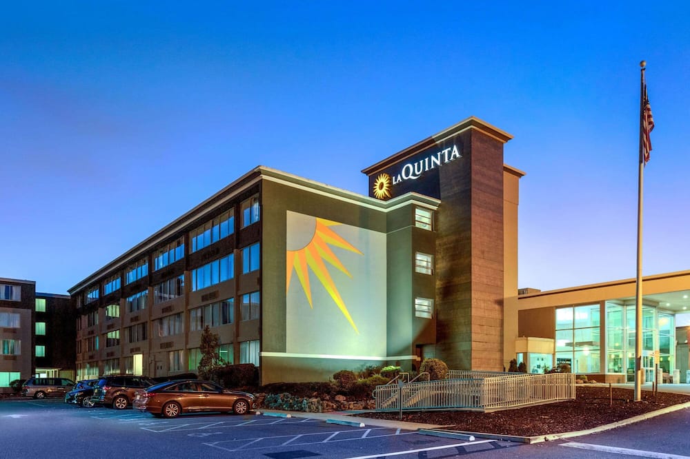 luxury hotels in Jersey City