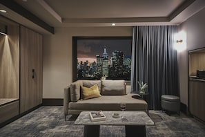 Deluxe-Suite, 1 King-Bett, Zutritt zur Club Lounge | 1 Schlafzimmer, hochwertige Bettwaren, Minibar, Zimmersafe
