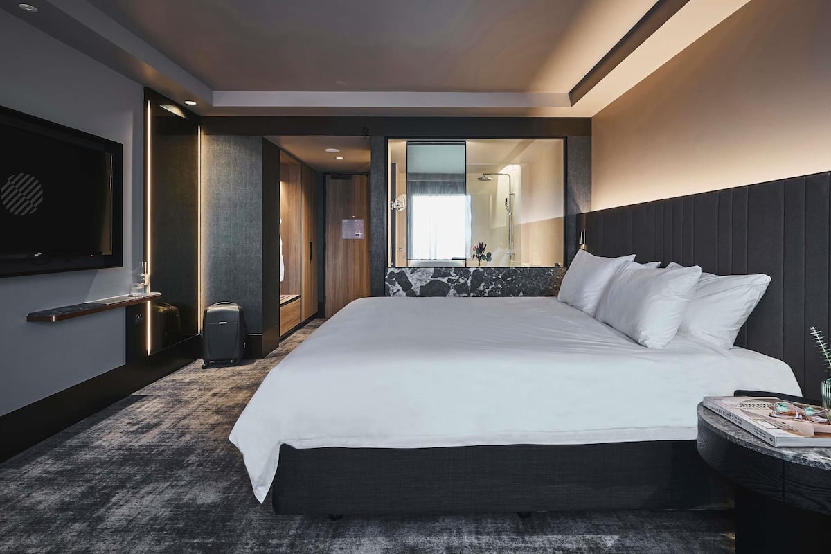 SÀngtillbehör av högsta kvalitet, bÀddmadrasser och minibar