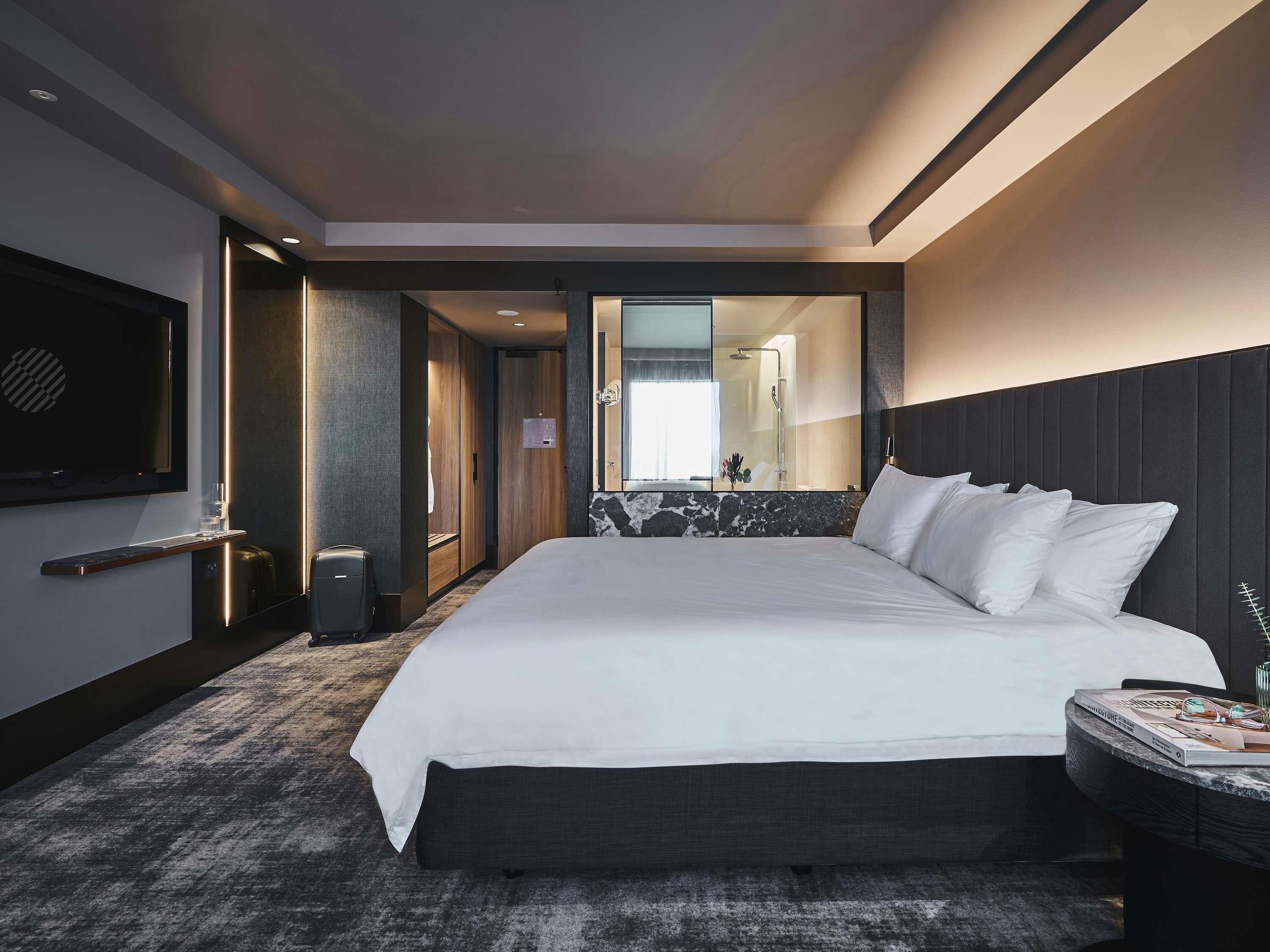 Superior Room | Premium bedding, pillow-top beds, minibar, in-room safe