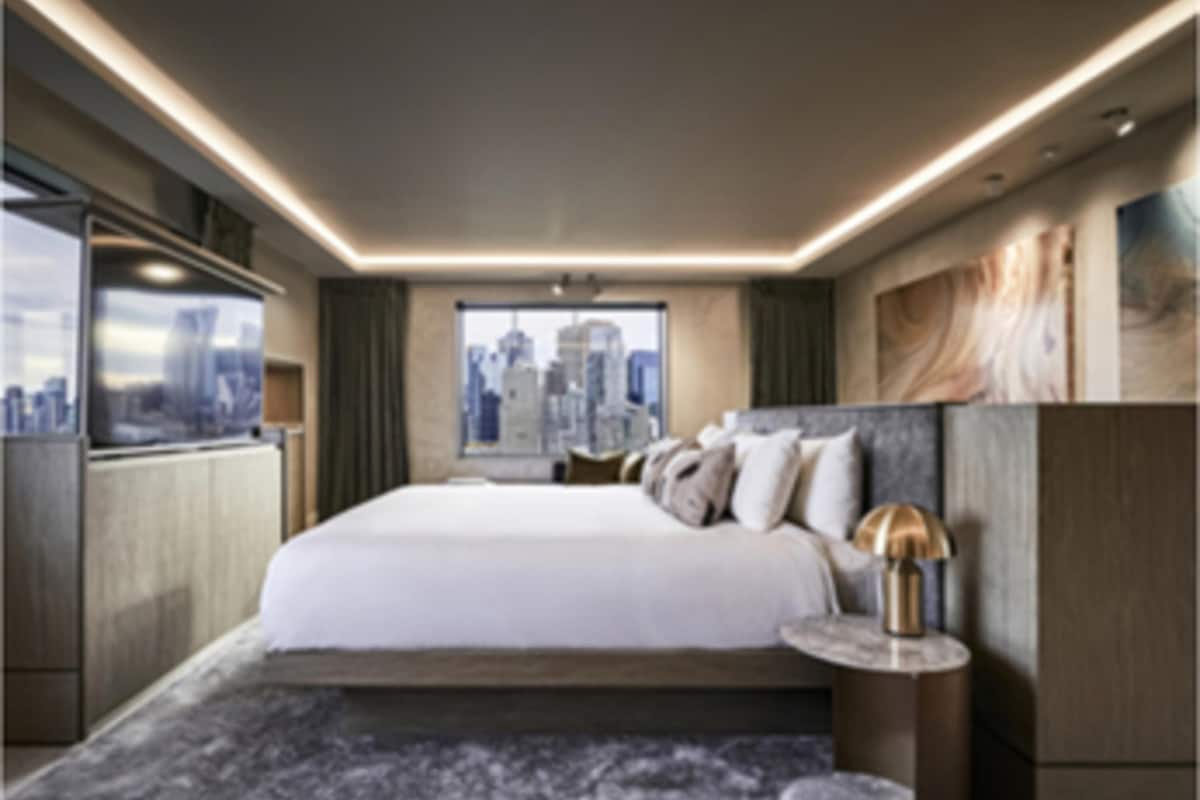 Villa, 1 King Bed, Club lounge access (William Clarke Sky) | 1 bedroom, premium bedding, minibar, in-room safe