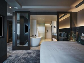 Deluxe Suite, 1 King Bed, Club lounge access | Premium bedding, pillow-top beds, minibar, in-room safe - Pullman Melbourne on the Park (East Melbourne)