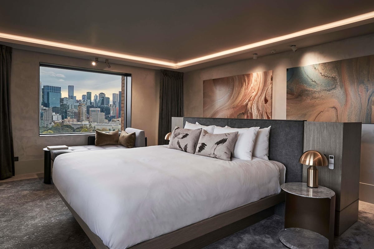 Villa, 1 cama de matrimonio grande, Acceso al salón del club (William Clarke Sky) | 1 dormitorio, ropa de cama de alta calidad, minibar y caja fuerte