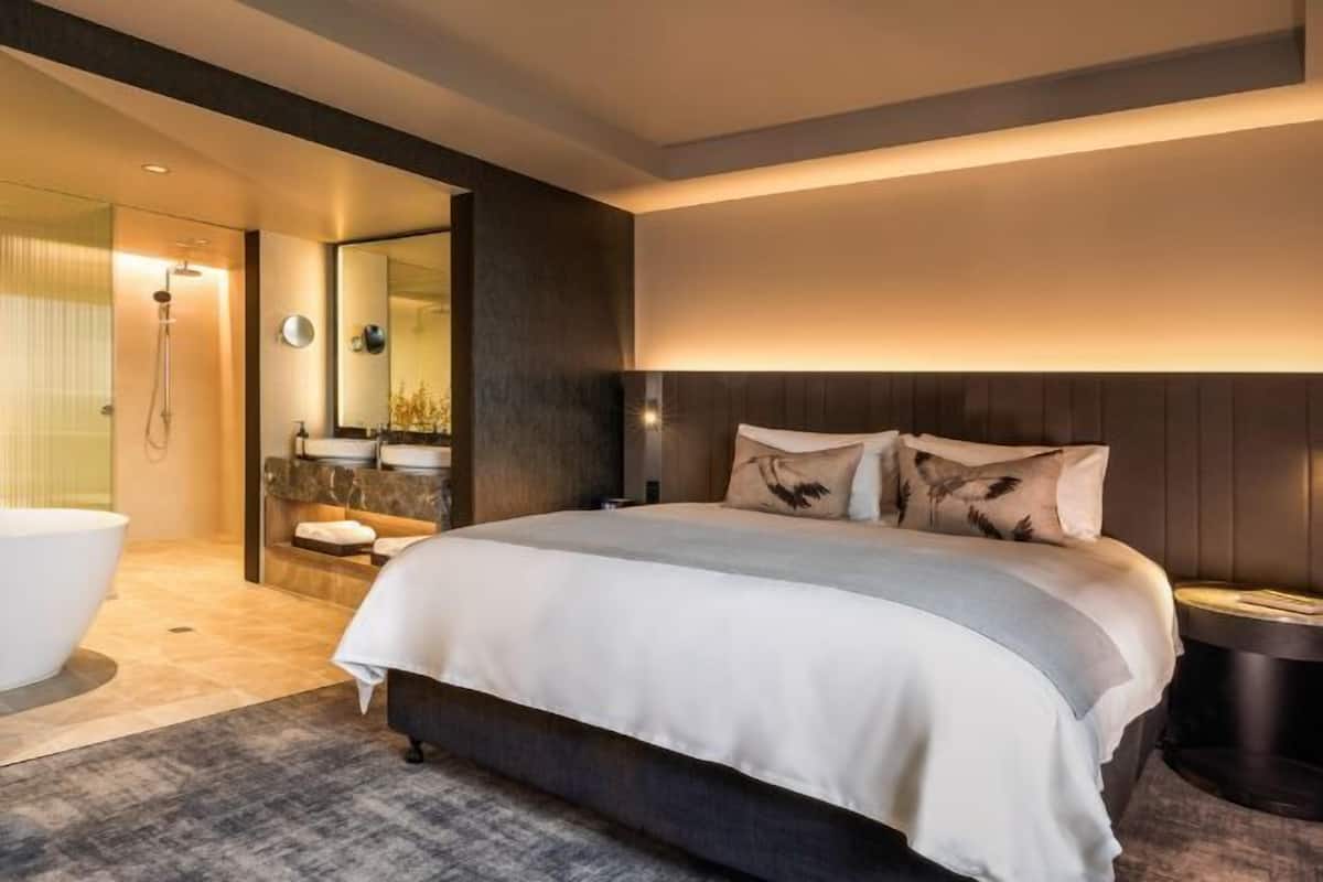 Ropa de cama de alta calidad, colchones con acolchado adicional, minibar