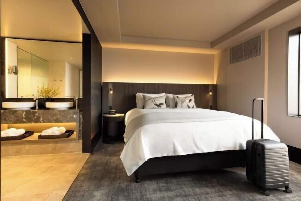 1 Schlafzimmer, hochwertige Bettwaren, Minibar, Zimmersafe