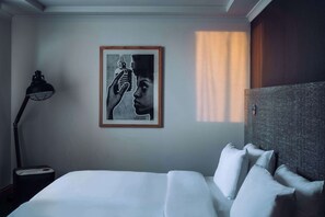 Penta Junior Suite | 防敏寢具、書桌、手提電腦工作空間、遮光窗簾/窗簾