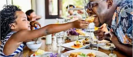 Petit déjeuner préparé sur commande servi tous les jours en supplément