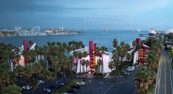Exterior - Hotel Maya (Long Beach)
