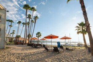 Sun loungers, beach towels