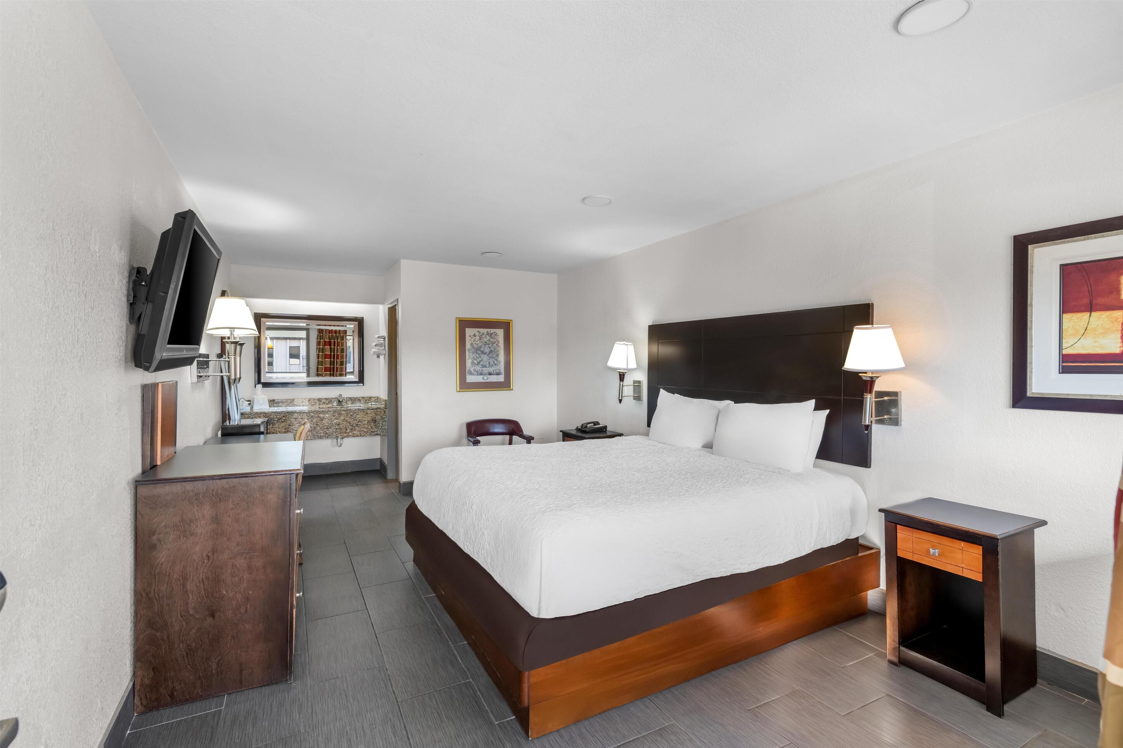 Desk, iron/ironing board, free WiFi, bed sheets