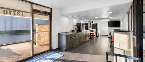 Free daily buffet breakfast