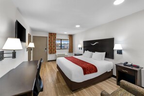 โต๊ะทำงาน, เตารีด/โต๊ะรีดผ้า, Wi-Fi ฟรี, ผ้าปูที่นอน