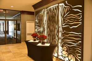 Lobby - Radisson Hotel Niagara Falls-Grand Island (Grand Island)