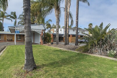 Citrus Valley Motel