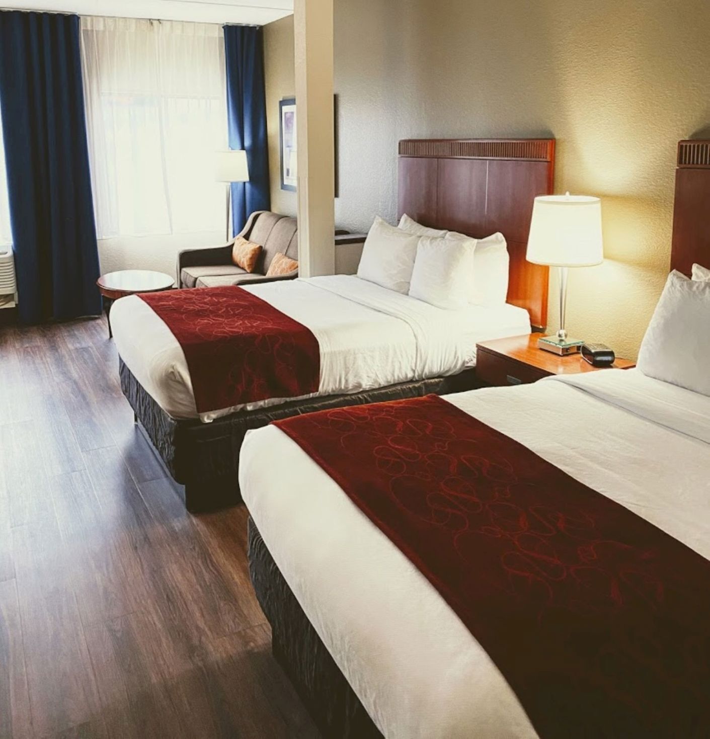 1 bedroom, Egyptian cotton sheets, premium bedding, pillowtop beds