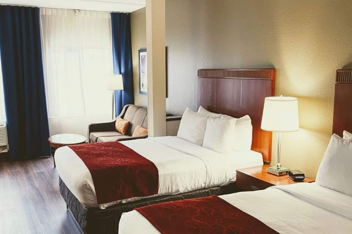 1 bedroom, Egyptian cotton sheets, premium bedding, pillowtop beds