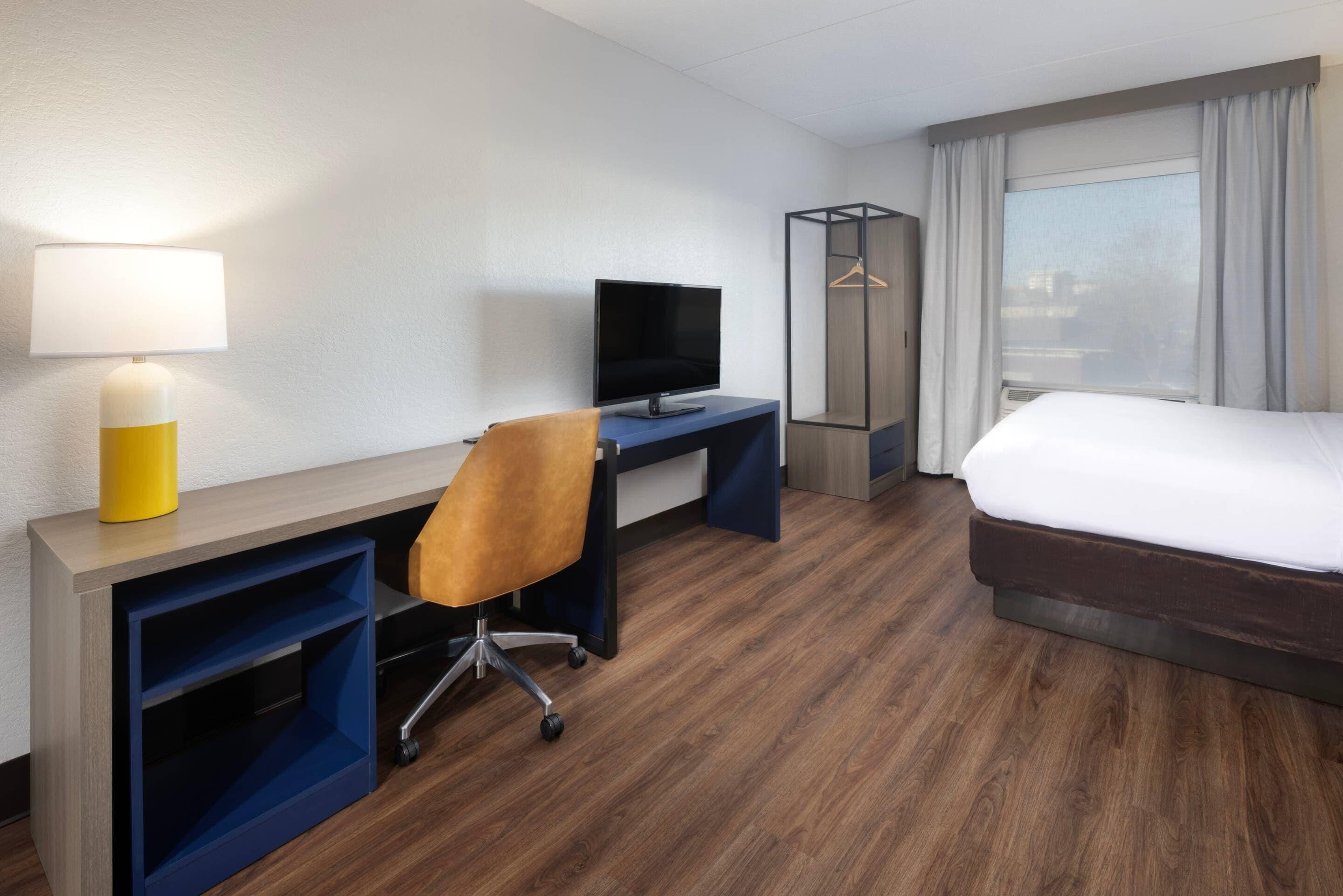 Suite, 1 King Bed with Sofa bed, Accessible, Non Smoking (Roll-In Shower) | 1 bedroom, Egyptian cotton sheets, premium bedding, pillow-top beds