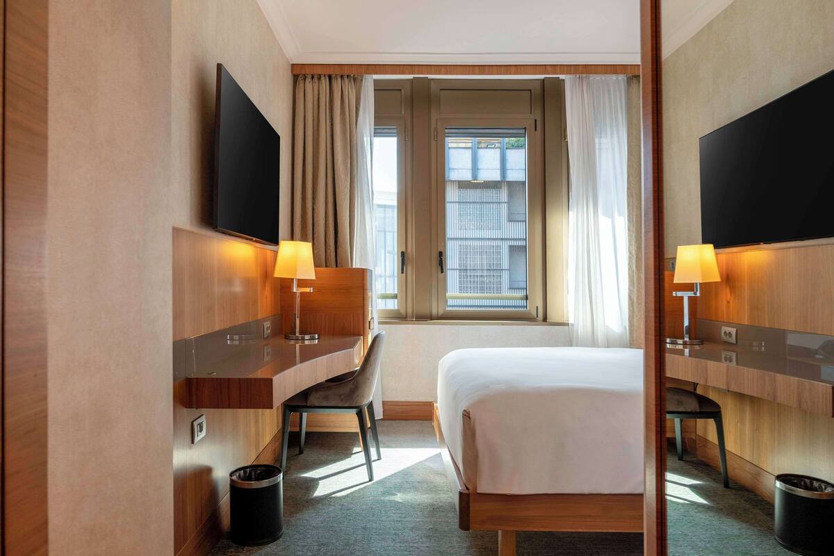 Room (Soft Refurbished Twin Deluxe)