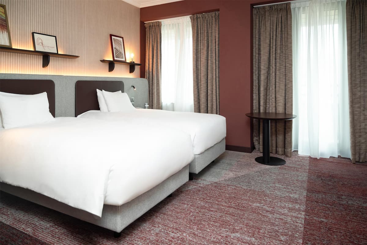 Literie hypoallergénique, couette en duvet d'oie, minibar