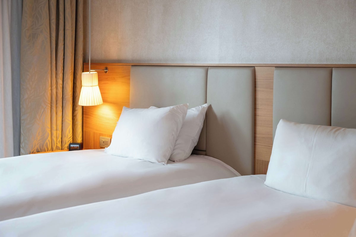 Hypo-allergenic bedding, down duvets, minibar, in-room safe