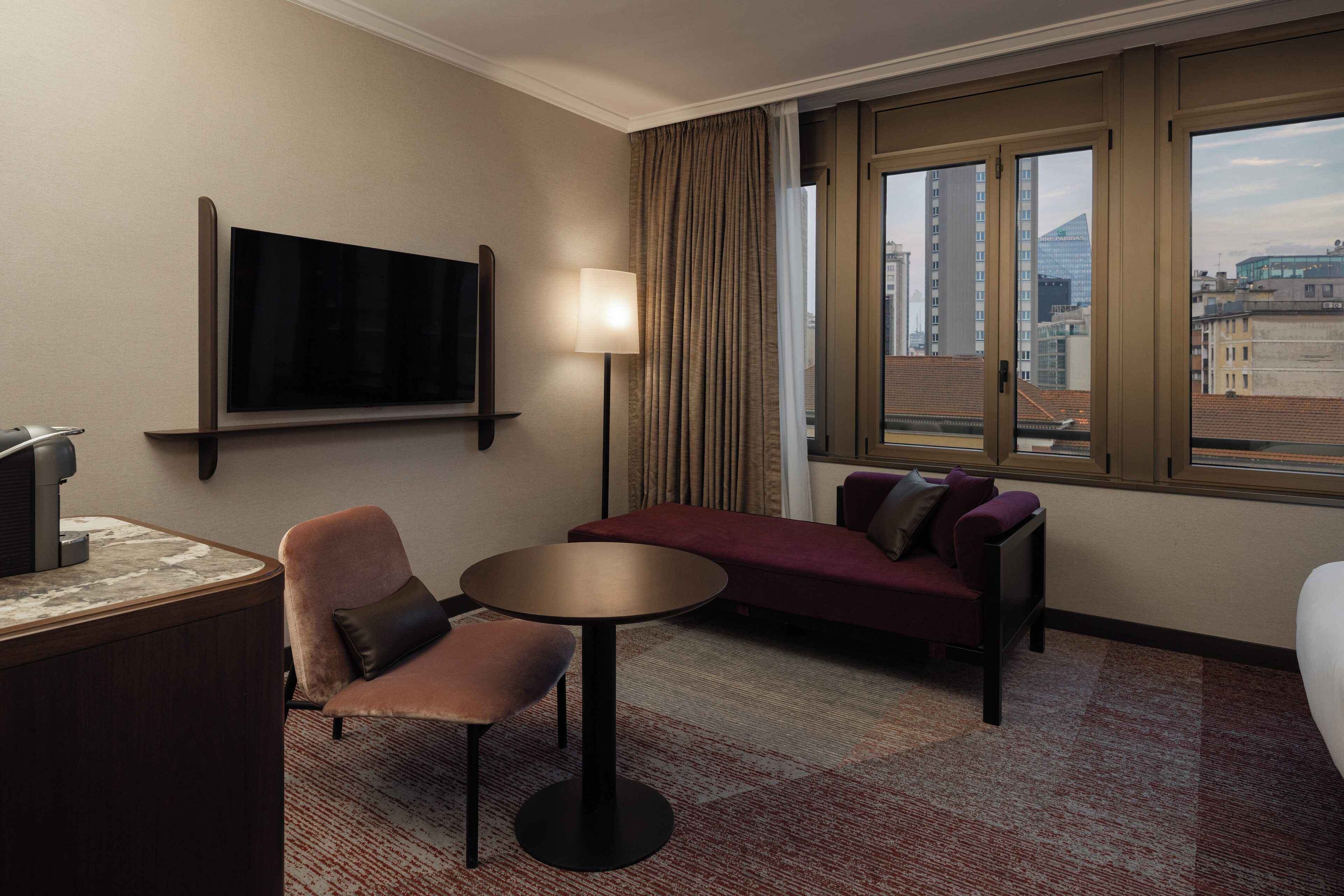 Ropa de cama hipoalergénica, cubrecamas y minibar 