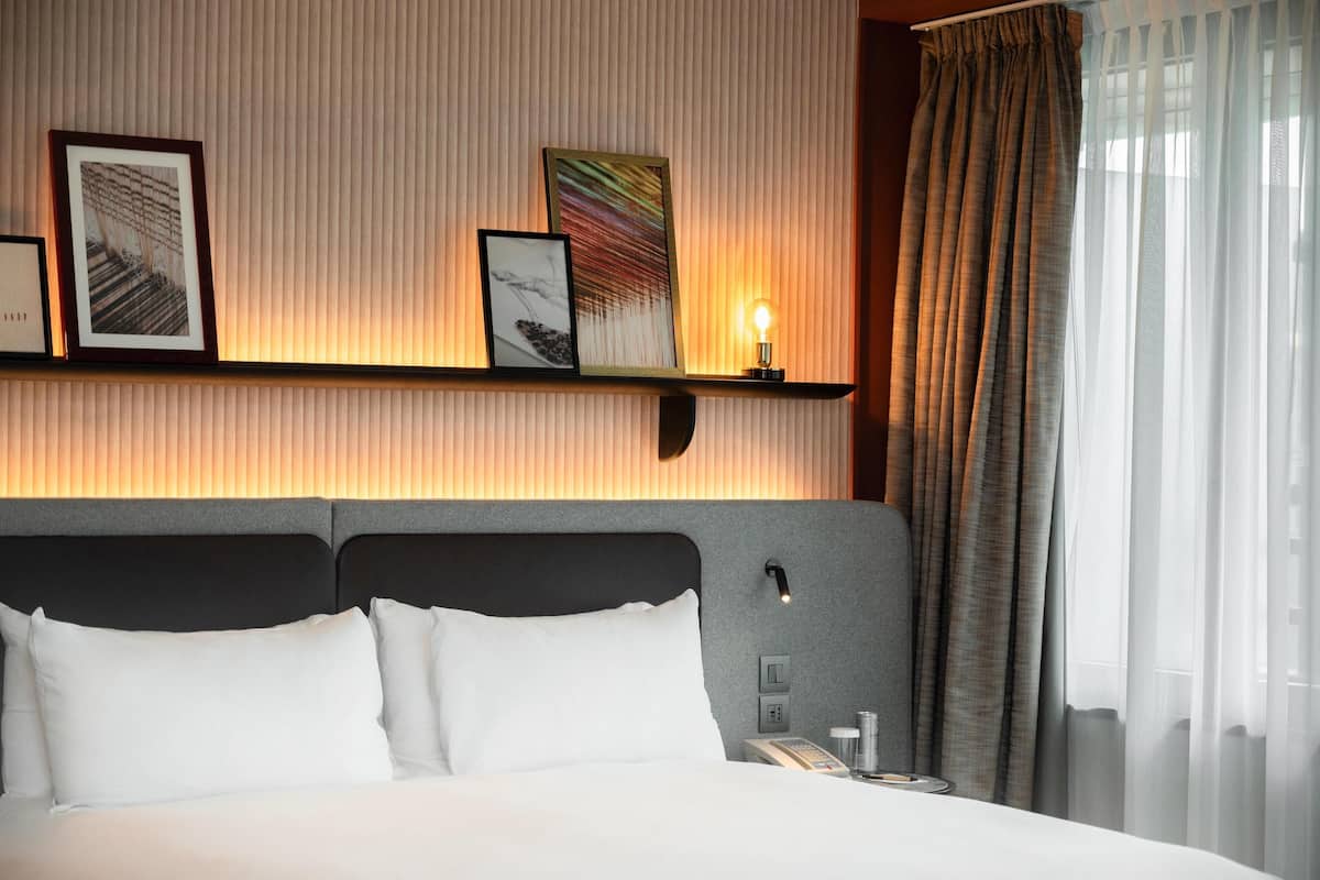 Literie hypoallergénique, couette en duvet d'oie, minibar