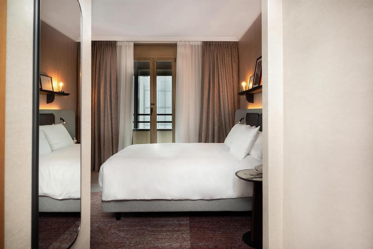 Chambre Exécutive, 1 grand lit (Deluxe)