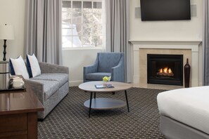 Hochwertige Bettwaren, Zimmersafe, Schreibtisch