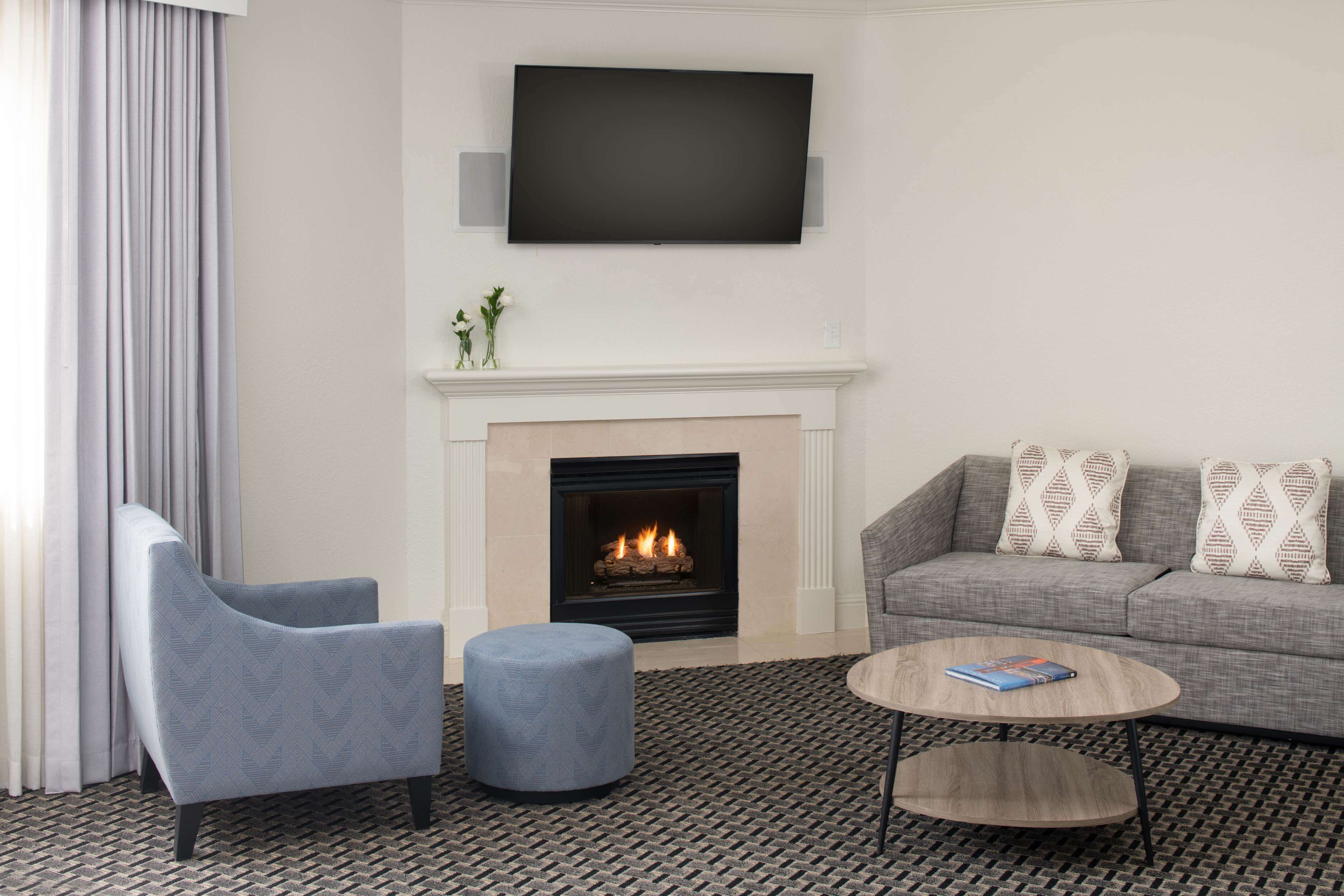 1 bedroom, premium bedding, in-room safe, desk