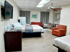 Executive Studio Suite | Free WiFi, bed sheets - Budgetel Inn & Suites (Augusta)